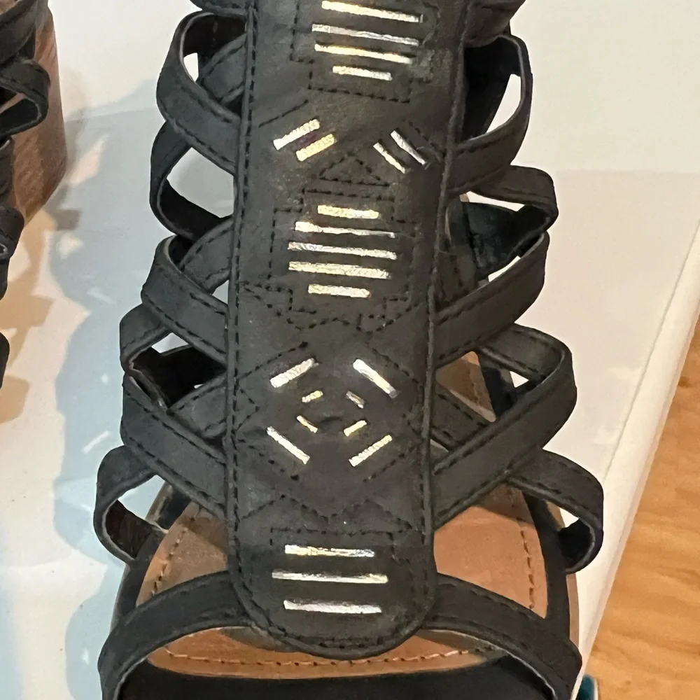 Sz 1 Girls Black Dress Shoes